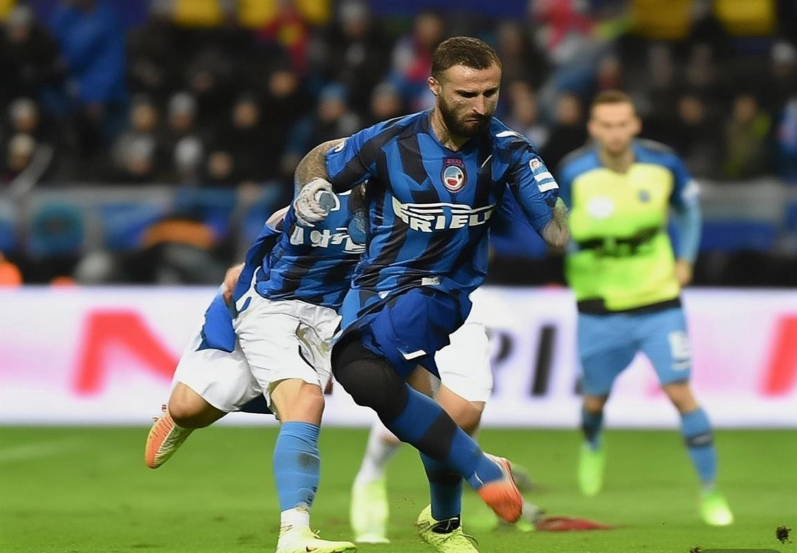 皇马本泽马绝杀助皇马4-3险胜，国际米兰1-2惜败，阿森纳登顶联赛榜首